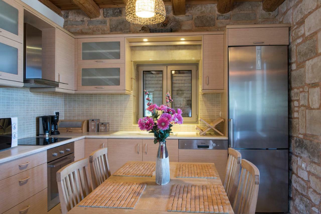 Pantanassa Villas Agia Marina  Bagian luar foto